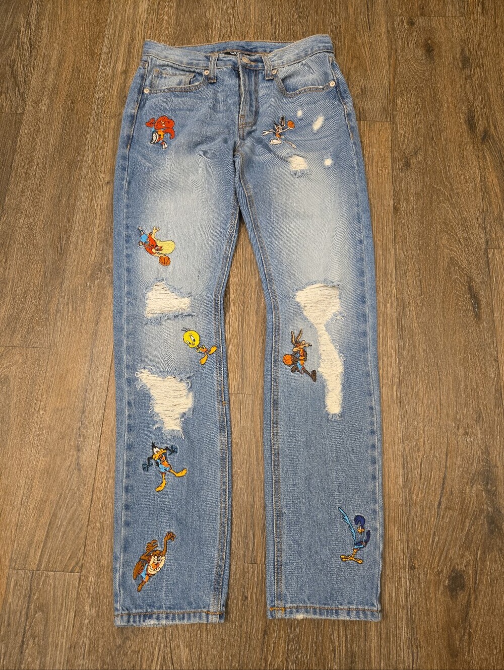 Mens Forever 21 Space Jam Looney Tunes Embroidered Jeans Size 29 Distressed
